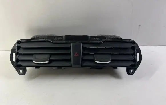 Ford Fusion II Dash center air vent grill