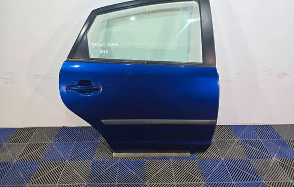 Toyota Prius (XW20) Rear door 