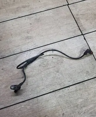 Mercedes-Benz E W212 ABS brake wheel speed sensor A2129050701
