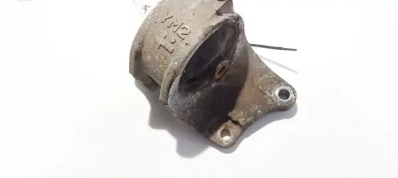 Nissan Almera N16 Engine mount bracket ym2