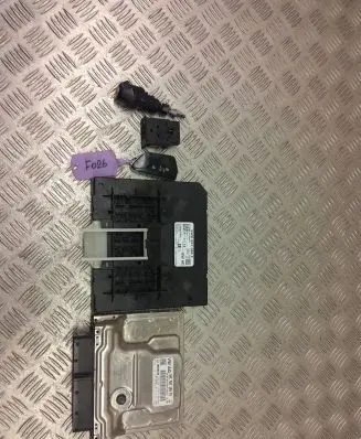 Seat Leon IV Engine ECU kit and lock set 04E907307FH 0261S103C4