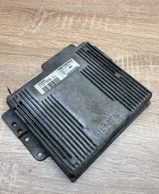 Renault Megane I Engine control unit/module ECU HOM7700870572 S103750004C BVA