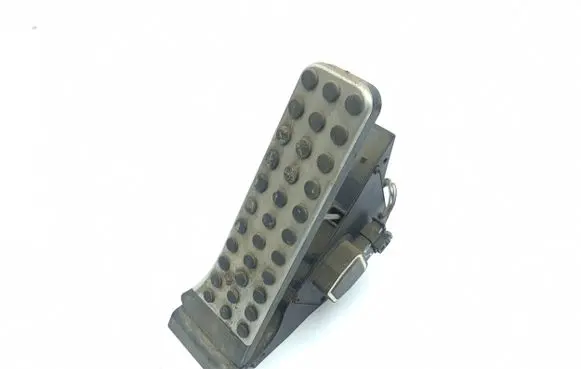 Mercedes-Benz GLK (X204) Accelerator throttle pedal A2043000504