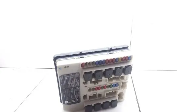 Nissan Versa Relay mounting block 
