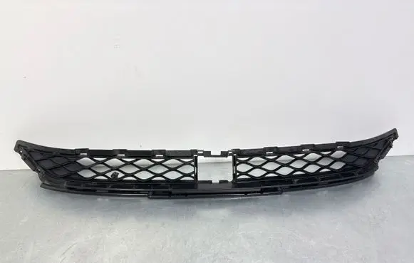 MG ZS Front bumper lower grill 10582258