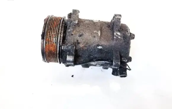 Opel Vivaro Air conditioning (A/C) compressor (pump)
