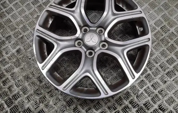 Mitsubishi Outlander R18 alloy rim 