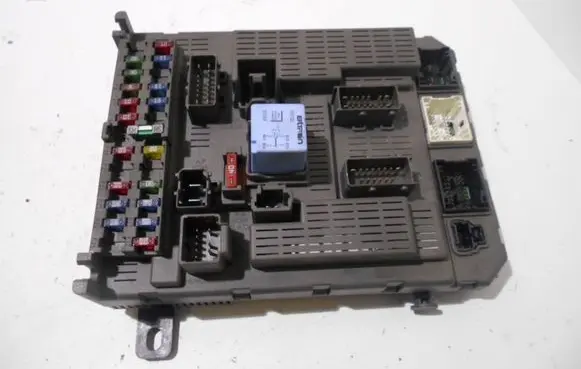 Citroen C5 Fuse module 96462268