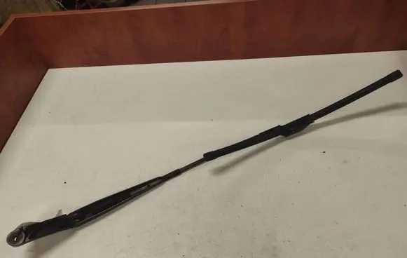 Volkswagen PASSAT B6 Windshield/front glass wiper blade 3C2955409B