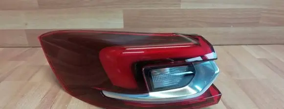 Opel Insignia B Rear/tail lights YR00147980 39099112 20590101