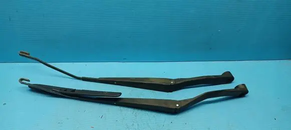 Subaru Legacy Front wiper blade arm