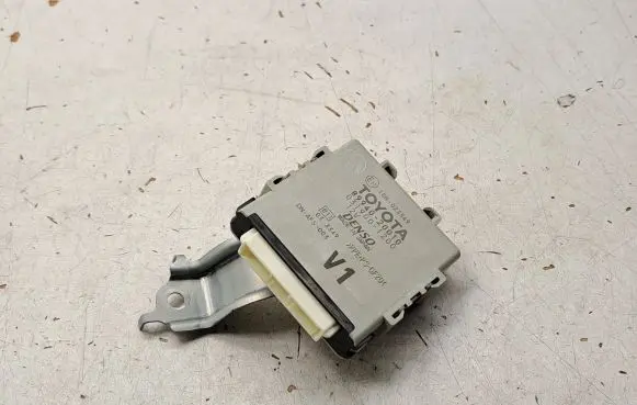 Toyota Avensis T270 Light module LCM 0319001200 8994020010