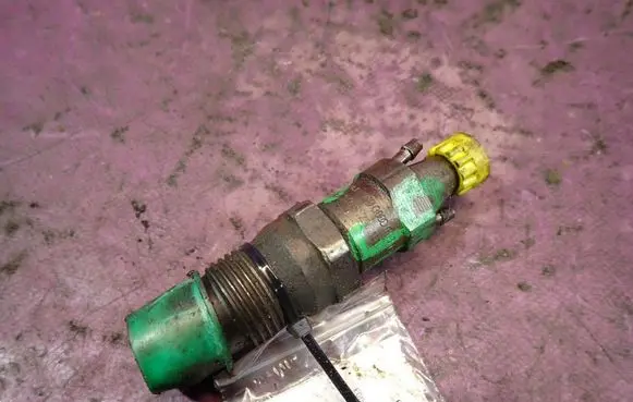 Volkswagen Transporter - Caravelle T4 Fuel injector 
