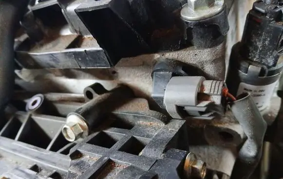 Mazda CX-30 Camshaft position sensor PE0118230