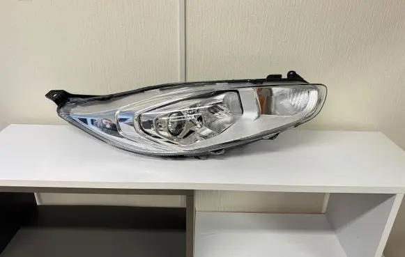 Ford Fiesta Headlight/headlamp 2020001122 20-200-01122