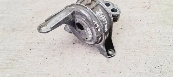 Opel Zafira B Engine mount bracket 90539246
