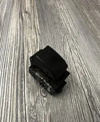 Toyota Avensis T220 Electric window control switch