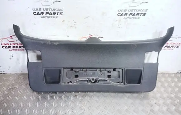 Volkswagen PASSAT B6 Other trunk/boot trim element 3C9867605