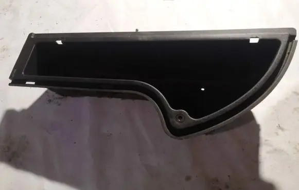 Glove box