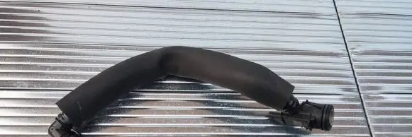 Breather/breather pipe/hose