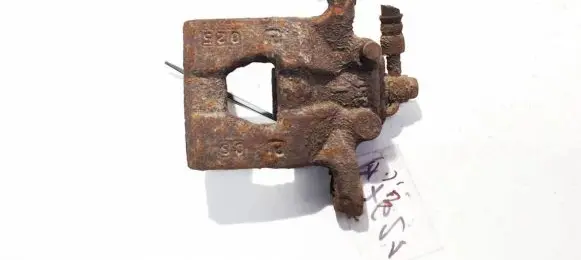 Nissan Cube Z12 Rear brake caliper 3517