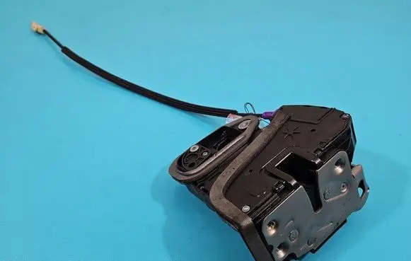 Opel Insignia B Front door lock F-38434 IMPRK1456855