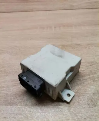 Toyota Avensis T250 Window wiper relay 150696