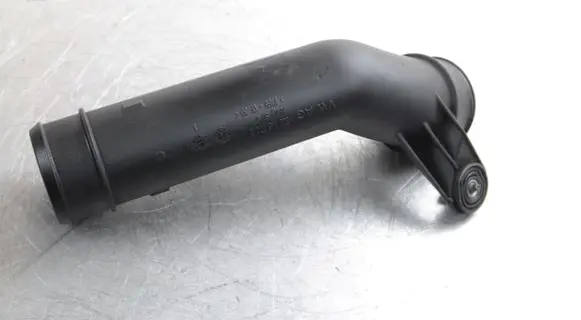 Volkswagen PASSAT B6 Intercooler hose/pipe 3C0145770B