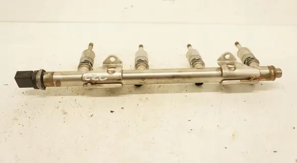 Volkswagen Golf VII Fuel main line pipe 04E133320D