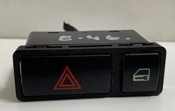 BMW 3 E46 Hazard light switch 8368920
