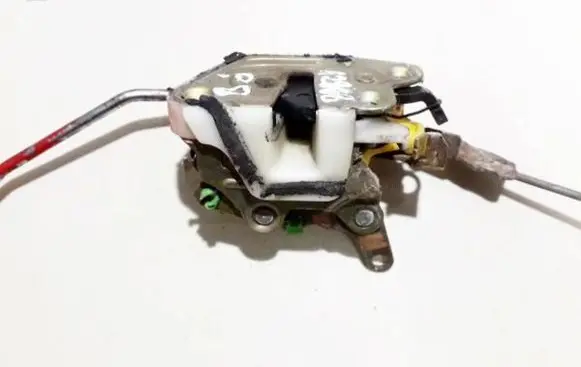 Mitsubishi Colt Front door lock