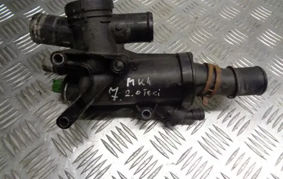 Thermostat/thermostat housing