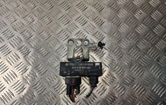 Coolant fan relay