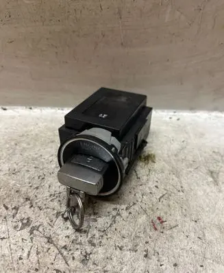 Volkswagen PASSAT B6 Ignition lock 3C0905843Q 33303301 32580113