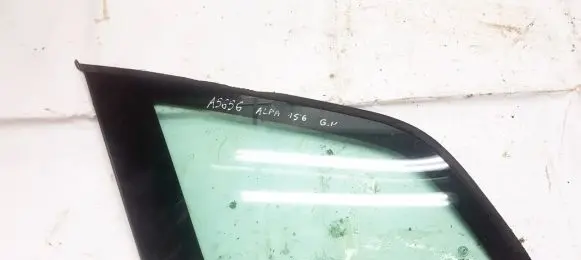 Alfa Romeo 156 Rear side window