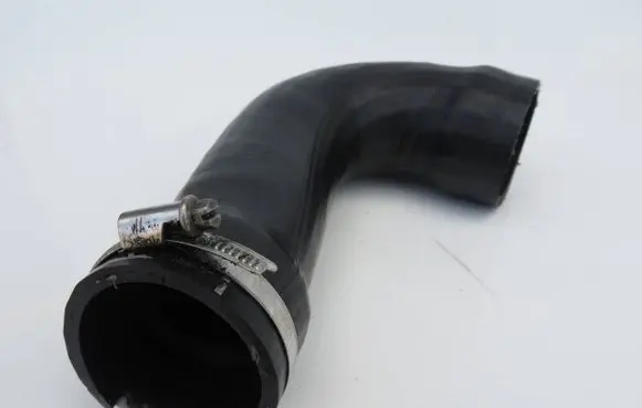 Porsche Cayenne (9PA) Intercooler hose/pipe 7L5145833C