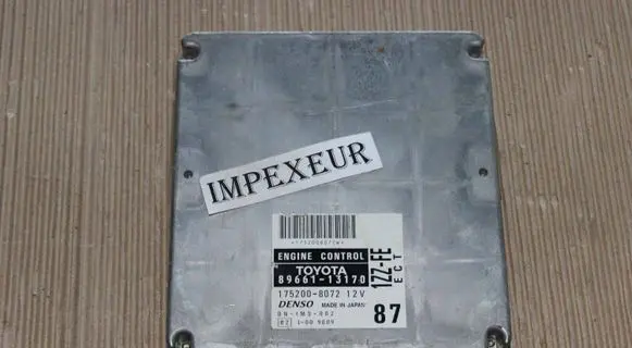Toyota Corolla Verso E121 Engine control unit/module 8966113170 1752008072