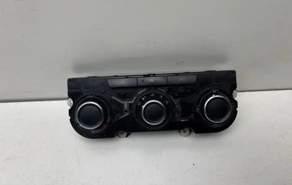 Skoda Superb B6 (3T) Climate control unit 3T0820047H