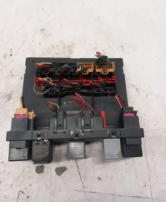 Volkswagen PASSAT B6 Comfort/convenience module 3C0937049J 02063554 F005V00530