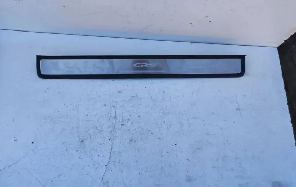 Honda CR-V Rear sill trim cover 84225SWAA012M