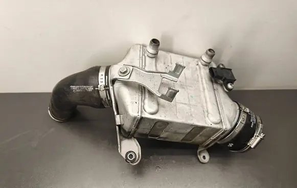 BMW 5 F10 F11 Intercooler radiator 7575403 P3423004