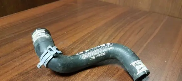 Audi Q7 4M Engine coolant pipe/hose 4M0265374R
