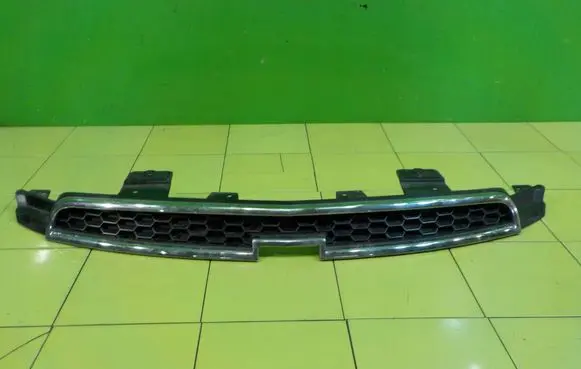Chevrolet Orlando Front bumper upper radiator grill 95471003