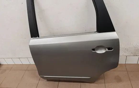 Nissan Note (E11) Rear door 