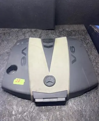 Mercedes-Benz E W212 Engine cover (trim) A6420104267 4011353K