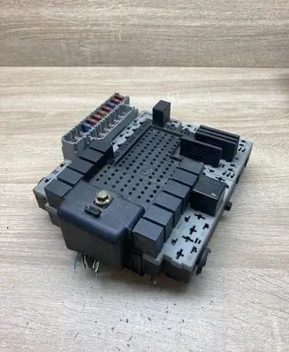 Volvo S70 V70 V70 XC Fuse module 9452773