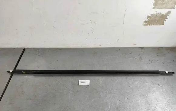Volvo S90, V90 Front door glass trim molding 31490738 31424043