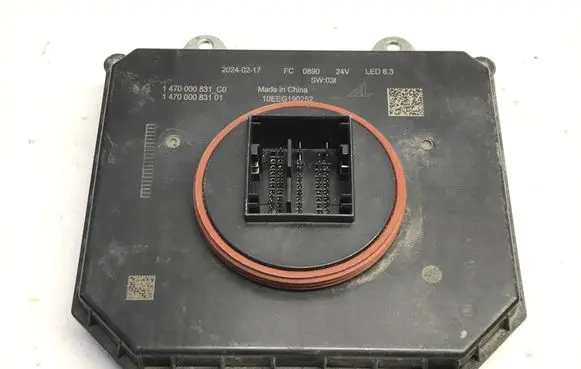 Iveco Daily 6th gen Headlight ballast module Xenon 147000083101 142000063400 10EEG190252