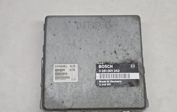 BMW 5 E39 Engine control unit/module 0281001243 2245541