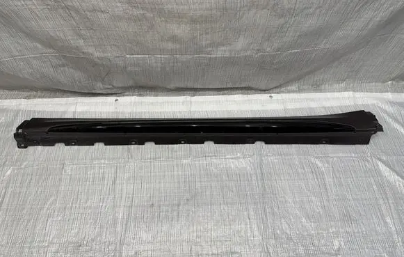 Maserati Grecale Front sill trim cover 670195182
